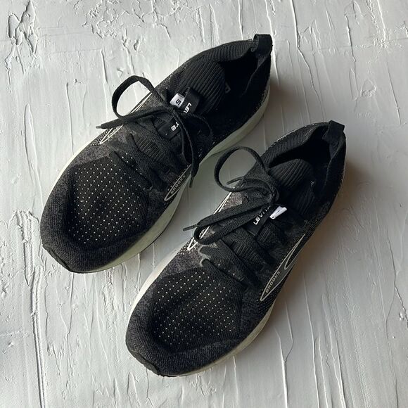 Brooks Levitate StealthFit 5 Women’s Neutral Running Shoe Size 9 - Picture 2 of 8